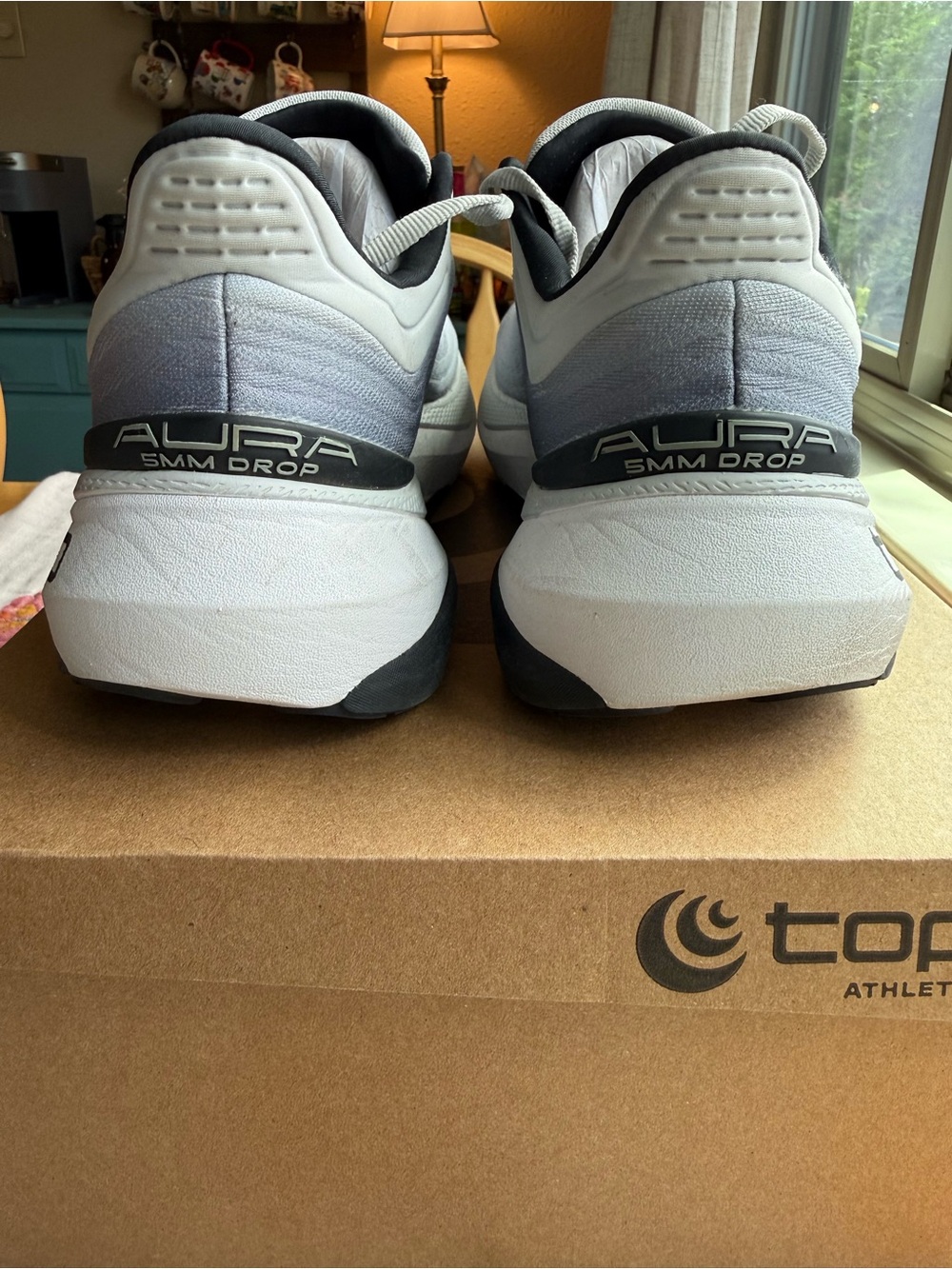Men’s Topo Athletic Aura Running Shoes - Picture 5 of 8